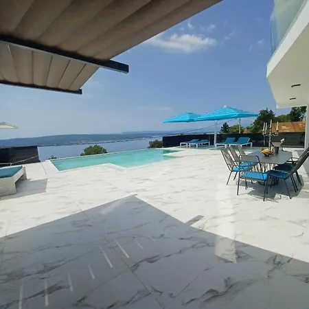 Hb With Heated Pool And Hot Tub