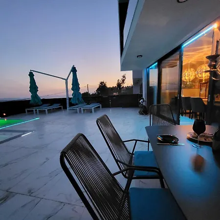 Villa Hb With Heated Pool And Hot Tub