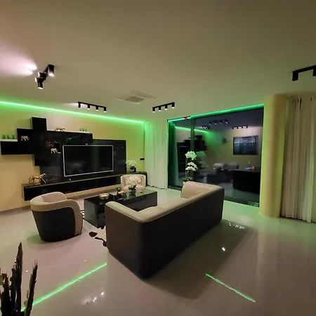 Villa Hb With Heated Pool And Hot Tub