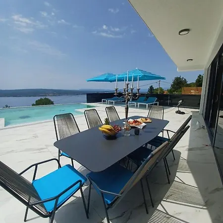 Hb With Heated Pool And Hot Tub * Crikvenica