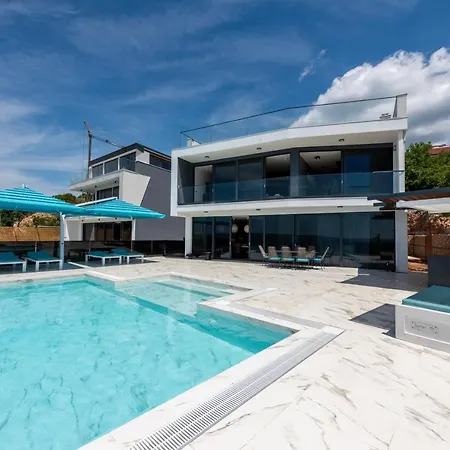 Hb With Heated Pool And Hot Tub Villa Crikvenica