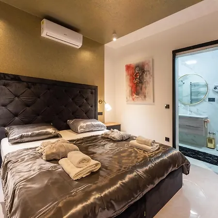 Hb With Heated Pool And Hot Tub Villa