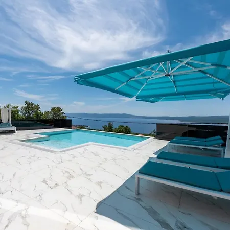 Hb With Heated Pool And Hot Tub Crikvenica