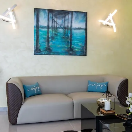 Hb With Heated Pool And Hot Tub * Crikvenica