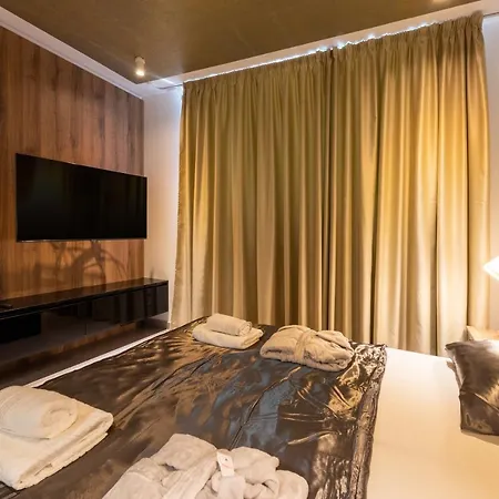 Hb With Heated Pool And Hot Tub Villa *