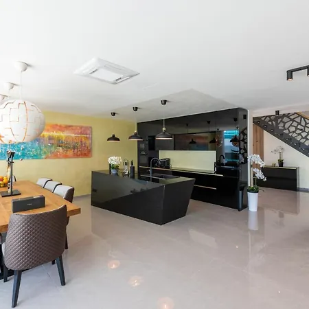 Hb With Heated Pool And Hot Tub Villa Crikvenica